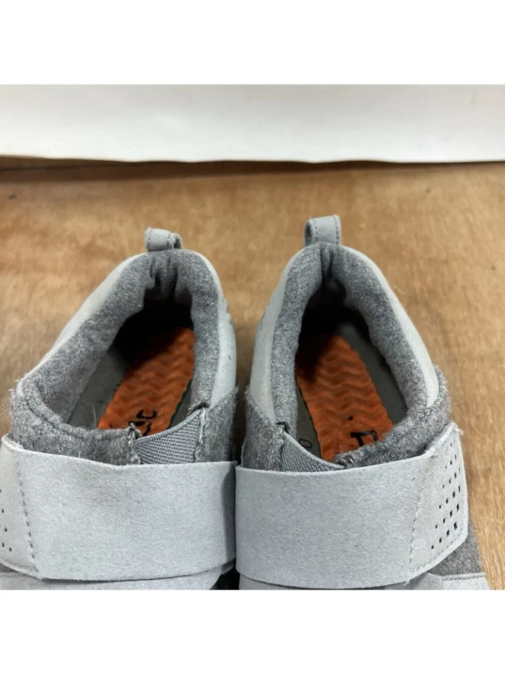 Topo Athletic Rekover Low Top Women Size 7 Grey Running Shoes
